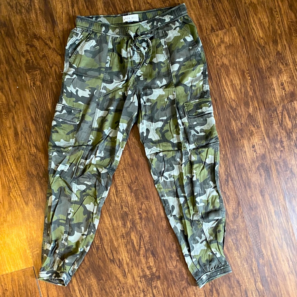 Size medium Target camp joggers